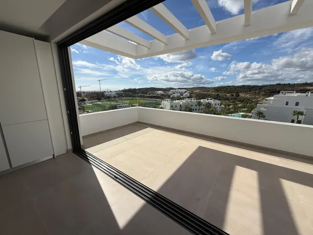 Ático de Lujo con Piscina Infinity Privada en Estepona — 11
