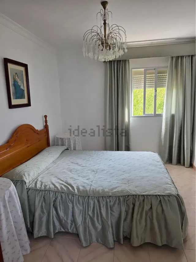 CASA DE PUEBLO EN VENTA – AMPLIA, CÓMODA Y CON GARAJE — 6