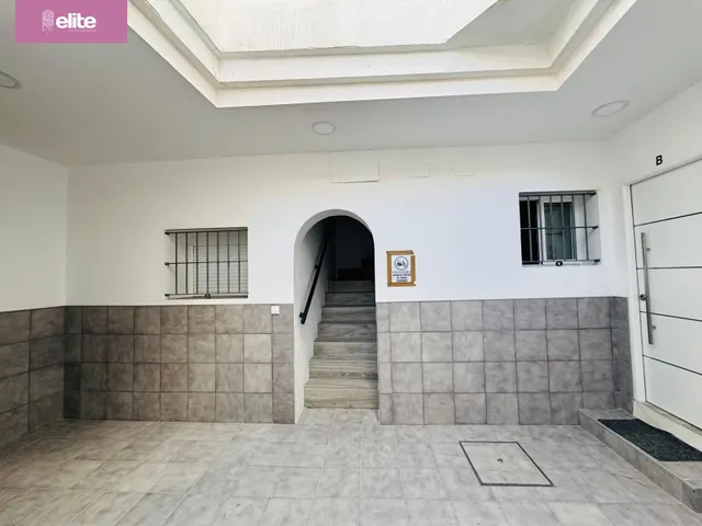 OPORTUNIDAD DE INVERSION ESTUPENDO APARTAMENTO EN EL CORAZON DE JEREZ — 10