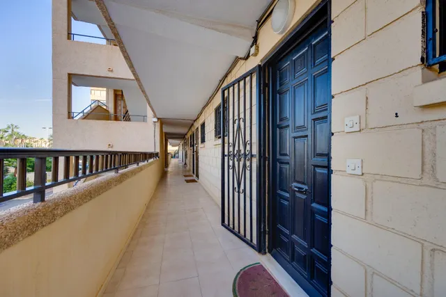VISTAS AL MAR! PISO DE 2 DORMITORIOS EN TORREVIEJA , TOTALMENTE REFORMADO — 22