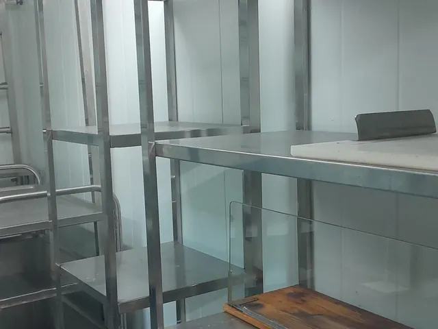 ESTUPENDO TRASPASO EN AVENIDA GREGORIO GEA — 7