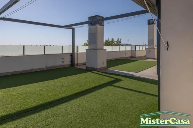 ¡¡¡EXCLUSIVA!! ROTA  Piso de 4 dormitorios, 2 baños, garaje y trastero. Gran patio privado y piscina comunitaria. — 42