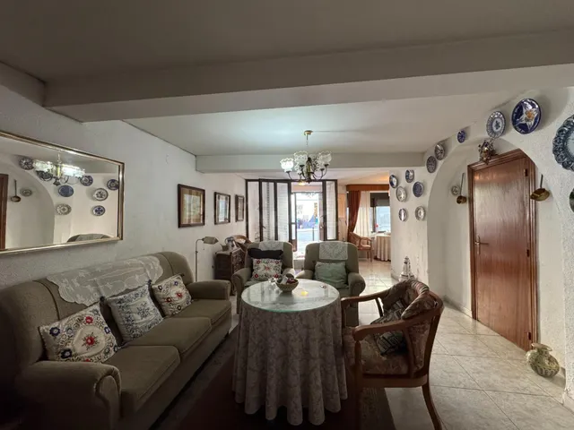 CASA GRANDE CENTRICA EN CANDELEDA ¡¡¡PRECIO NEGOCIABLE!!! - foto 2