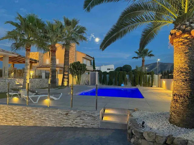 Villa 4 habitaciones 350m² en venta - Pueblo — 47