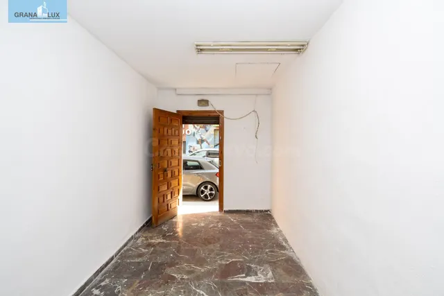 Local comercial junto a calle Alhamar. Ideal para oficina, d - foto 2