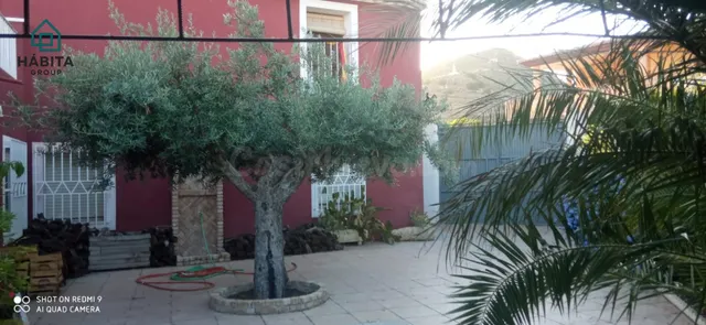 ¡Mucho más que una casa! Espacio, garaje y patio por menos d - foto 2