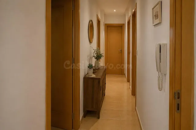 Piso luminoso con terraza y piscina comunitaria en La Ràpita - foto 3