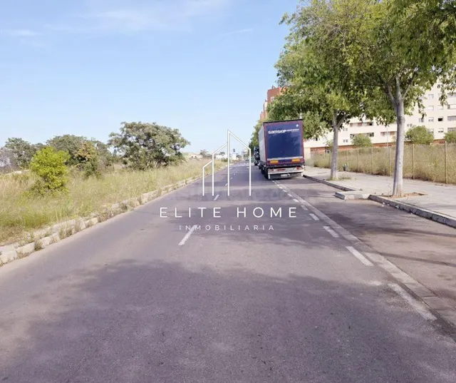 SUELO URBANO EN UBICACIÓN PRIVILEGIADA Y CON PROYECCIÓN DE F - foto 5