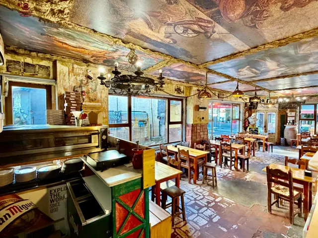 Espectacular Bar Restaurante en el centro urbano con una superficie de 200m2 distribuidos en una planta comercial de 110m2 más almacén de 90m22 — 8