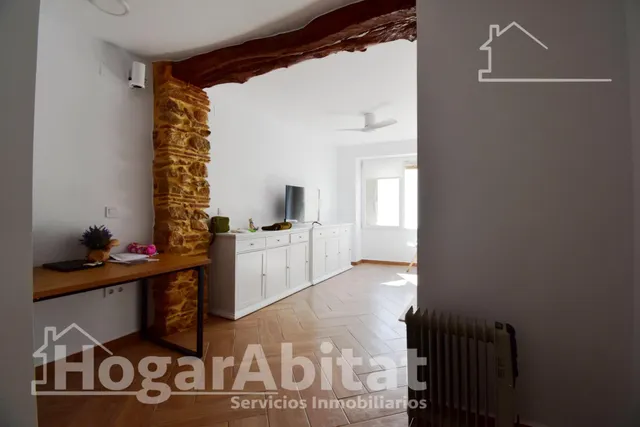 ESPACIOSA CASA SEMIRREFORMADA CON TERRAZA — 23