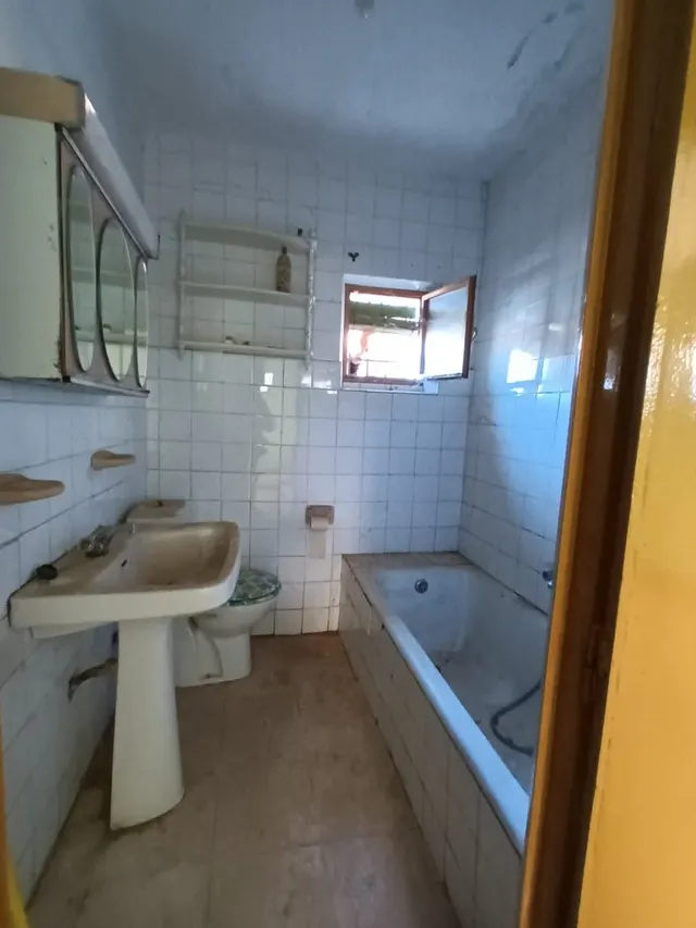 CASA  EN NUEVO NAHARROS CON DOS SALONES EN EL CENTRO — 13