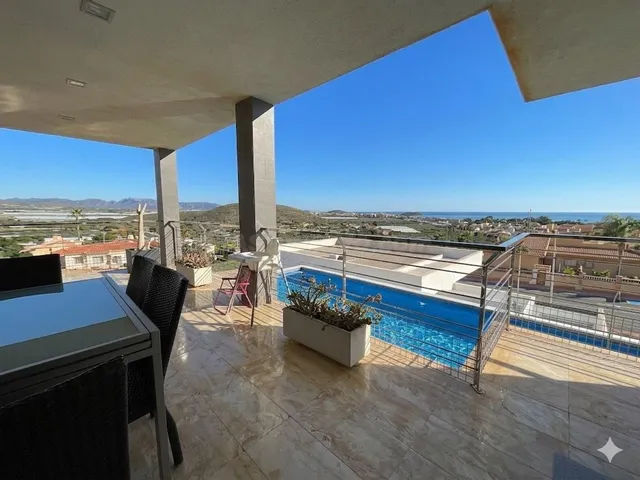 LUJOSO CHALET EN BOLNUEVO, UNA JOYA PARA VIVIR CON VISTAS AL - foto 2