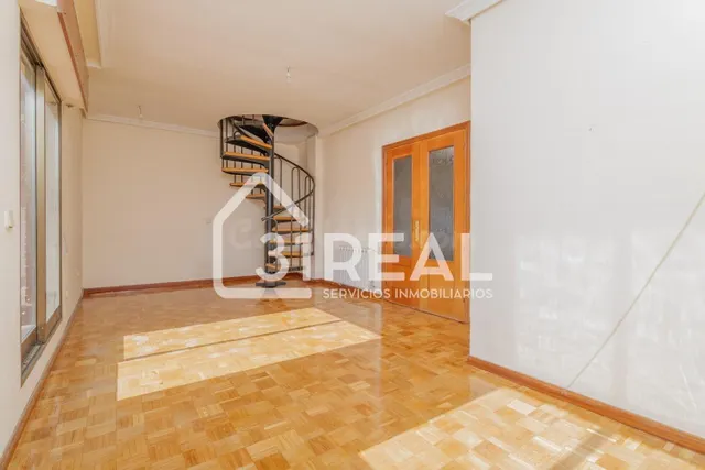 Ático duplex con terraza en Valdeacederas — 5
