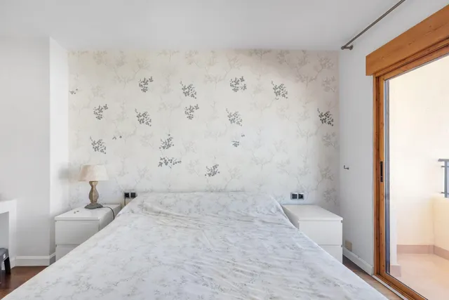 Dúplex reformado en Los Balcones: sol, comodidad y ubicación estratégica — 25