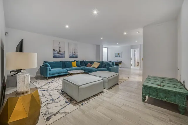 Chalet 5 habitaciones 441m² en venta - Costa Del Sol — 28