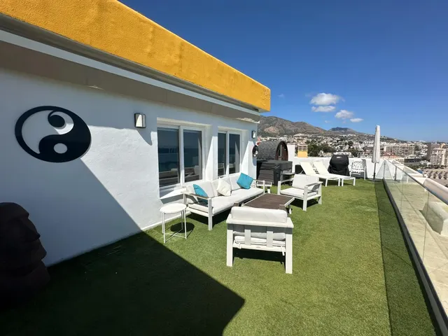 1ª Línea Playa Fuengirola - Super Atico 2 Dormitorios, Vistas al mar y Piscina, Gran Terraza, Sauna — 27