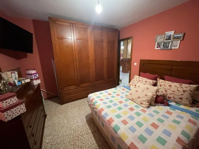 CASA DE CAMPO CON NAVE DE 300M EN EL COLLADO SIERRA DE FUENTES — 12