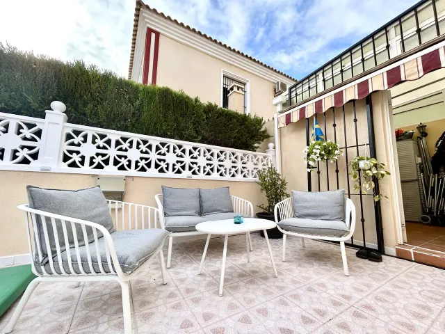 Chalet adosado de 3 dormitorios y 2 baños en orihuela costa (dehesa de campoamor) — 33