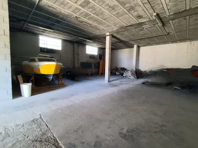 CASA PAREADA EN CAMBADOS con LOCAL COMERCIAL — 30