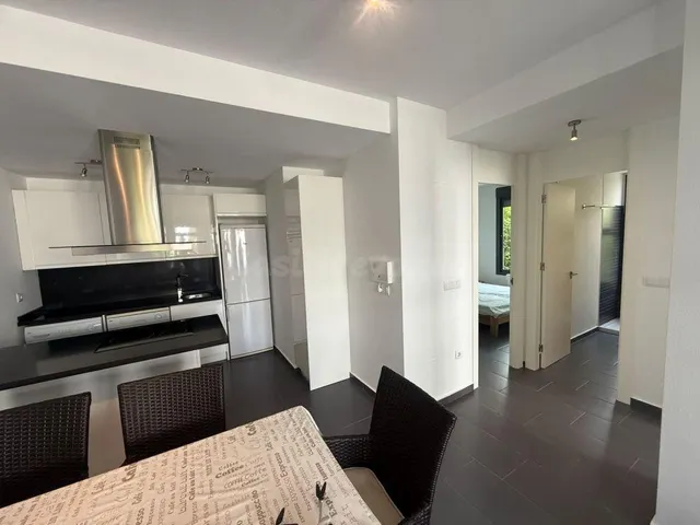 CASA DE UNA PLANTA CON SOLARIUM PRIVADO Y PISCINA | CERCA DE LA FUENTE — 8