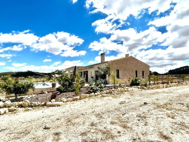 Chalet independiente en venta en Sant Joan - foto 5