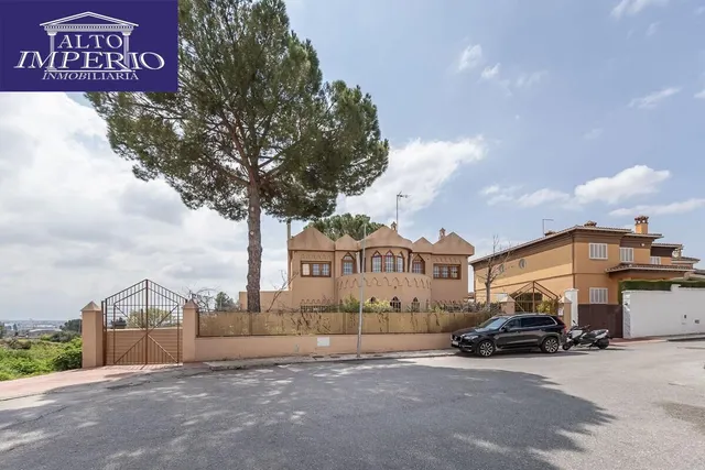 Espectacular casa independiente con piscina y grandes vistas