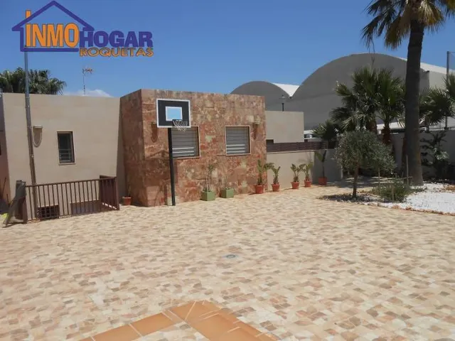 CHALET DE LUJO, 1000 m de parcela, 4 DOR,3 BAÑOS, PIS EXCELENTENTES CALIDADES A 200 m DE LA PLAYA!! — 49
