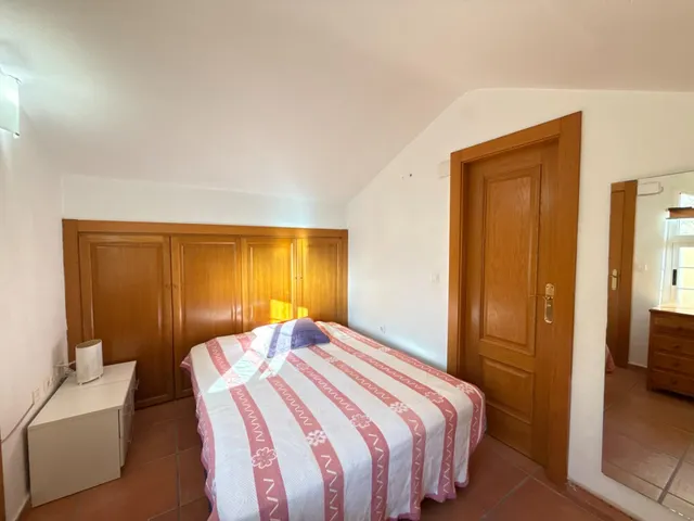 Bungalow con jardín privado, garaje y piscina comunitaria en Santa Pola — 24