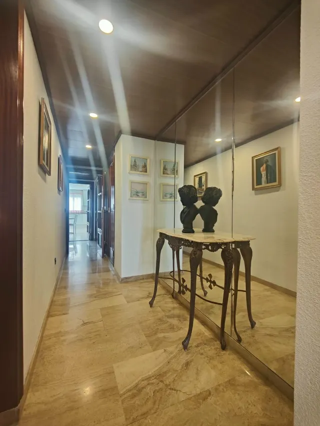 SE VENDE ELEGANTE Y GRAN VIVIENDA FRENTE A PUERTO DEPORTIVO - ALICANTE — 31