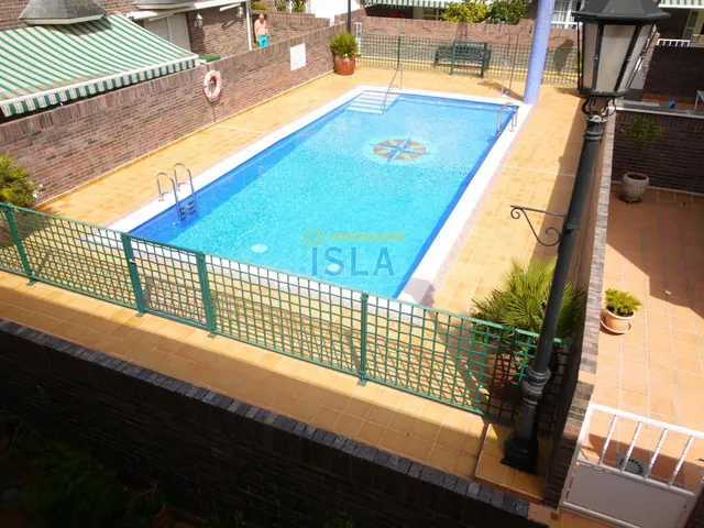 Chalet Adosado a pocos metros de la Playa - foto 4