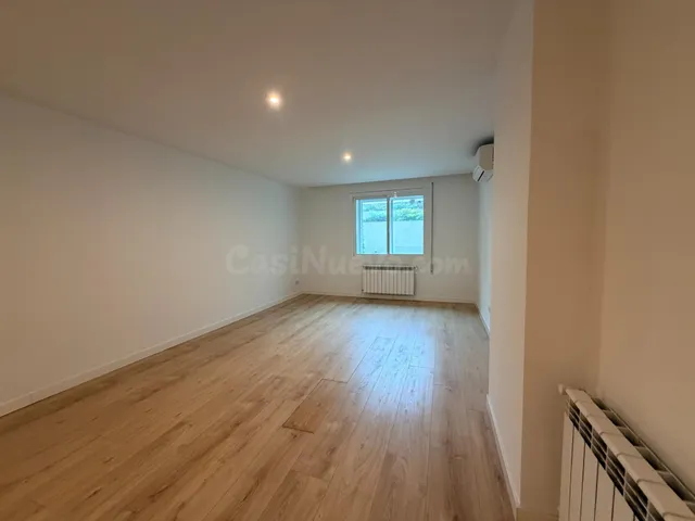 ESTUPENDO BAJO EN NUGA CASTELLANA - foto 4
