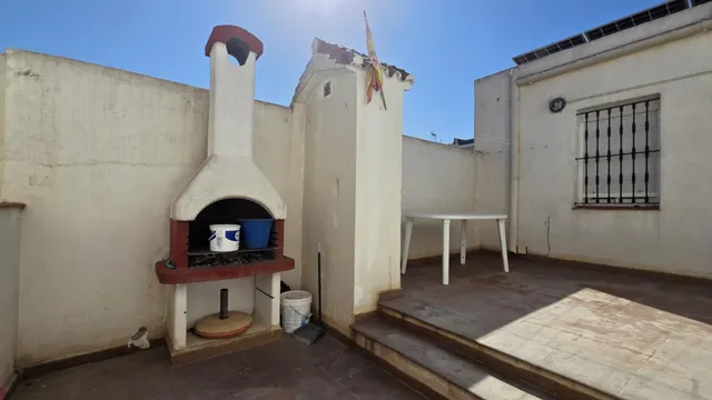 Casa adosada con amplios espacios interiores y exteriores, próxima a María Guerrero — 27