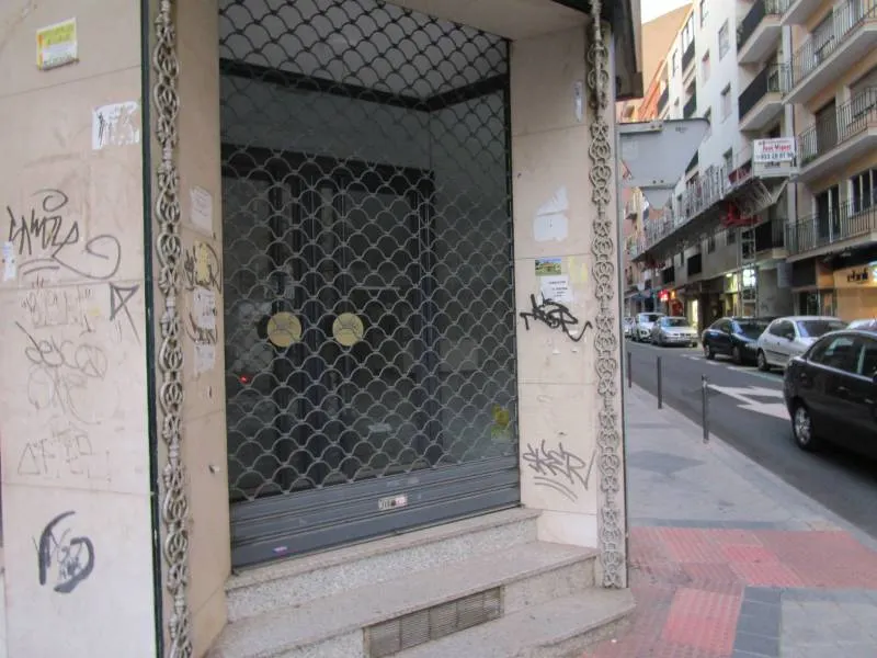 Urbis te ofrece local en alquiler en zona Labradores,  Salamanca.