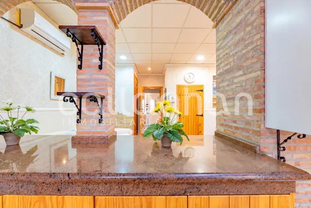 Amplia casa de pueblo con 6 habitaciones en Moncada — 33