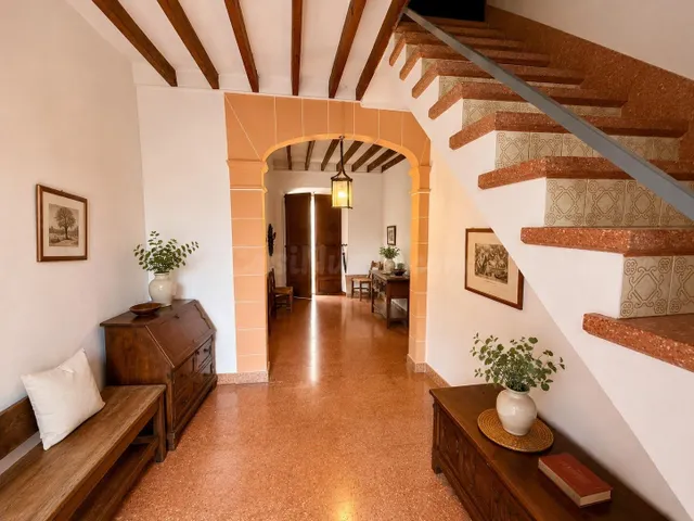 Casa Mallorquina Con Garaje y Gran Jardín en el Centro de Só - foto 3