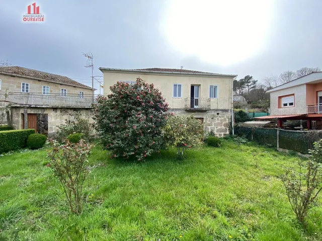 SE VENDE CASA SITUADA EN LA ZONA DE CARTELLE