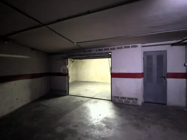 PLAZA DE PARKING CERRADA PARA DOS COCHES EN AVENIDA VALENCIA - foto 5