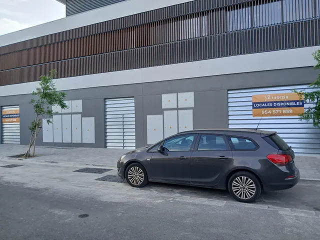 LOCAL COMERCIAL EN VENTA PALMAS ALTAS — 10