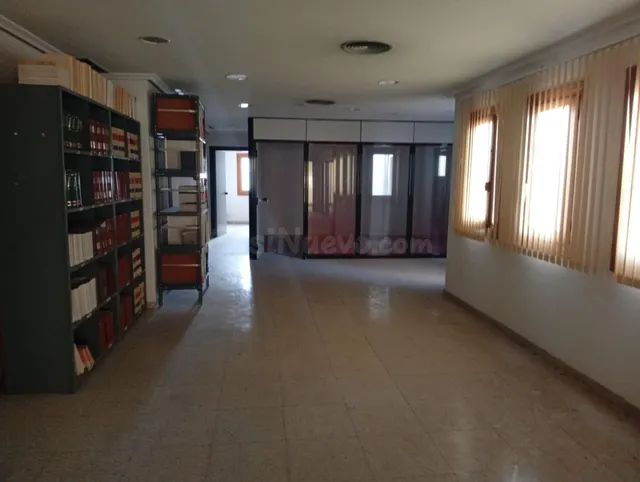 Centro de oficinas luminoso, diáfano y ampliable en pleno ce