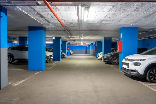 Parking 10m² en alquiler - Les Corts — 11