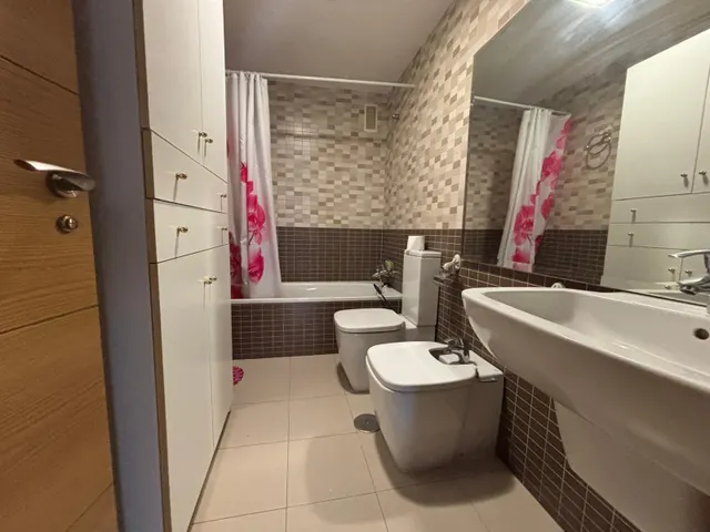 Se vende amplio piso en plaza europa — 15
