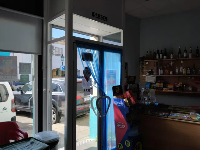 Se traspasa local comercial en Palomares — 10