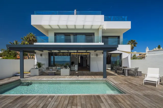 Increible villa en primera linea de la playa, CostaBella, Ma - foto 3