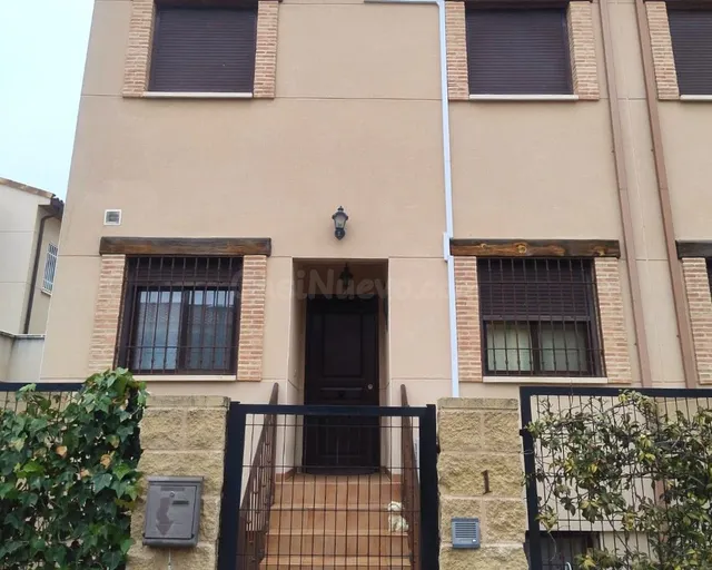 Casa 4 habitaciones 212m² en venta - Castilla la mancha