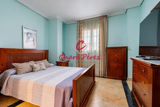 Vivienda en esquina lista para entrar a vivir en Aguadulce centro, zona Pedro Muñoz Seca. — 14