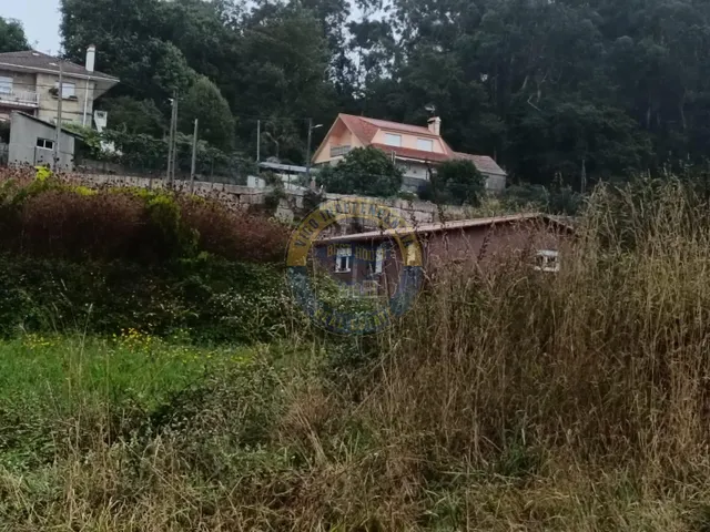 Terreno edificable en Beade (Vigo) con vistas panorámicas. — 2