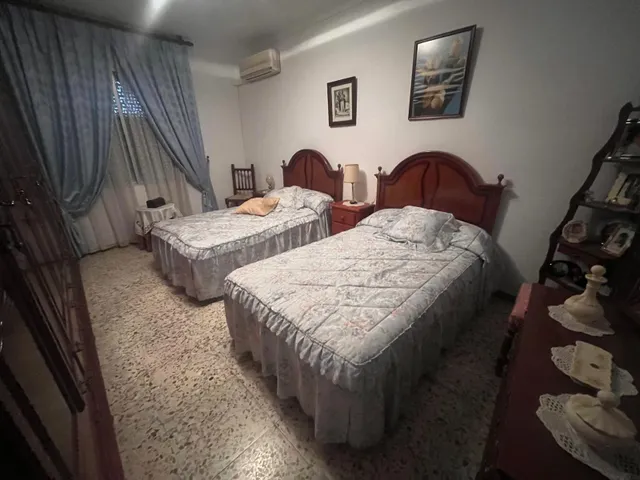 CASA EN DOÑA MENCIA CON LOCAL COMERCIAL — 9