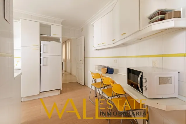 Amplio piso en venta para reformar en Argüelles — 11