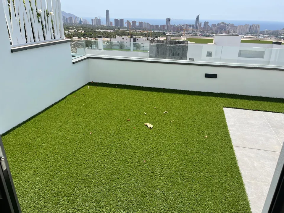 Se vende bonito apartamento 2 dormitorios y 2 baños y vistas al mar con garaje y trastero 608249911