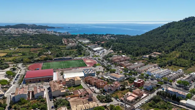 Solar urbano con proyecto para dos viviendas en Capdepera